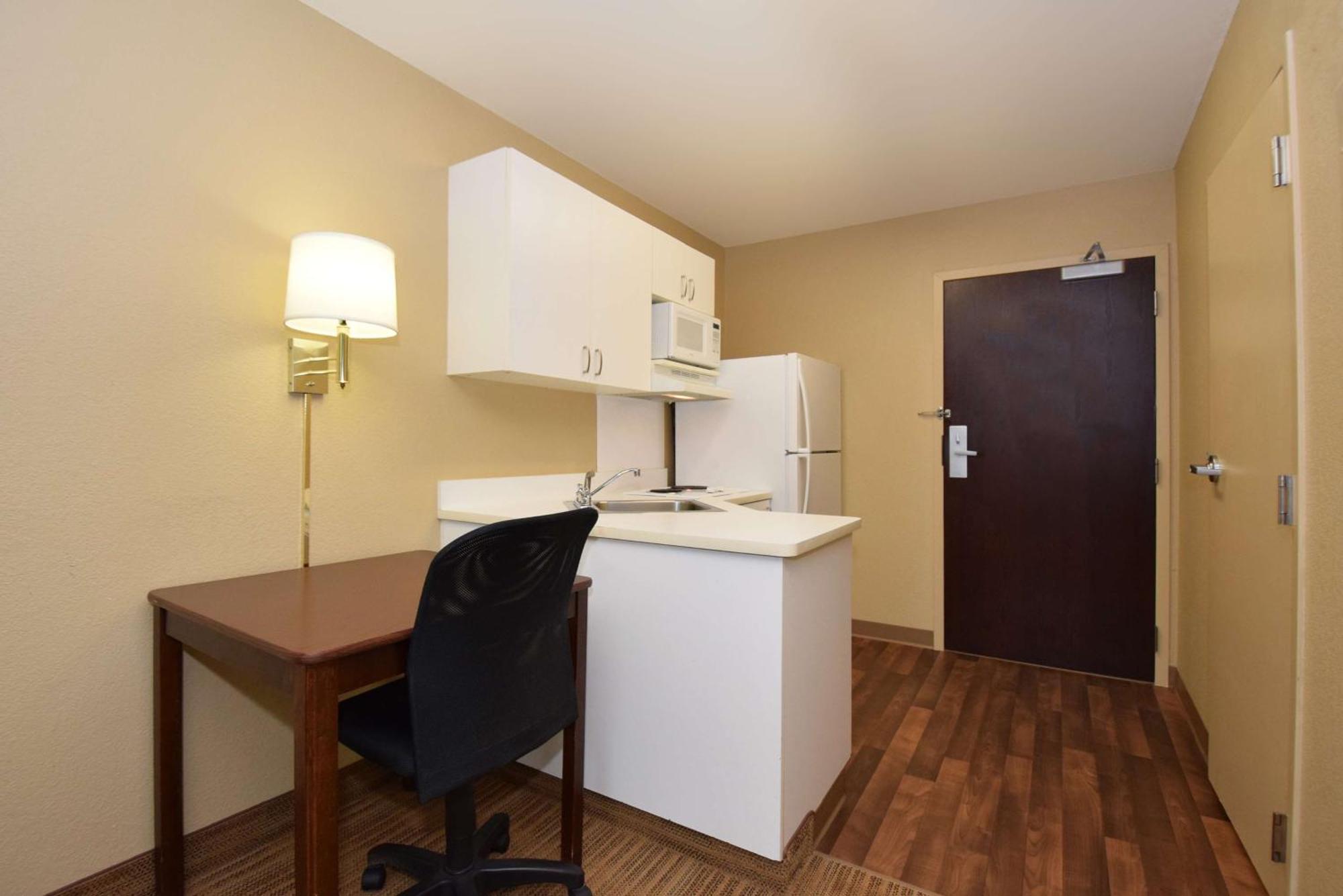 Extended Stay America Suites - Houston - Nasa - Johnson Space Center Nassau Bay Экстерьер фото